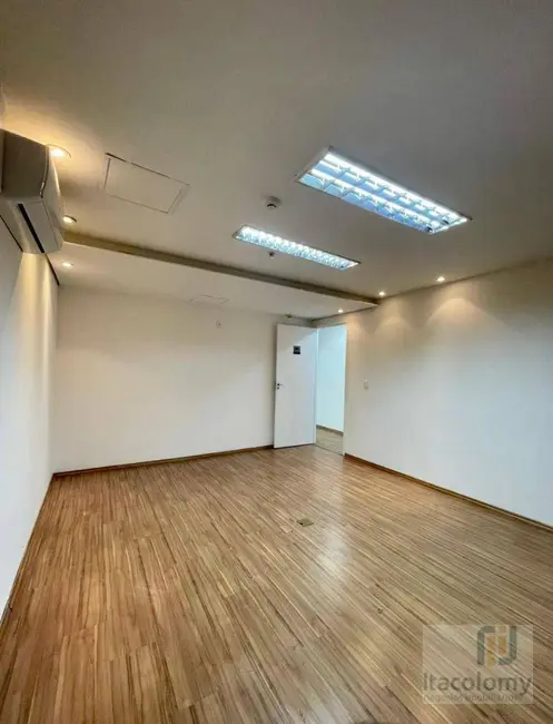 Sala Comercial à venda e para alugar, 210m2 em Alphaville Industrial, Barueri - SP - imagem 7 Foto 7 de Sala Comercial à venda e para alugar, 210m2 em Alphaville Industrial, Barueri - SP