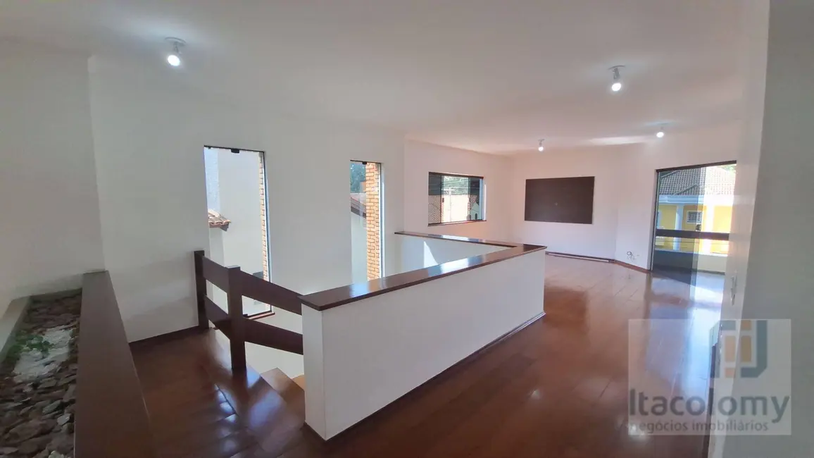 Casa de Condomínio com 4 quartos para alugar, 416m2 em Santana De Parnaiba - SP - imagem 5 Foto 5 de Casa de Condomínio com 4 quartos para alugar, 416m2 em Santana De Parnaiba - SP