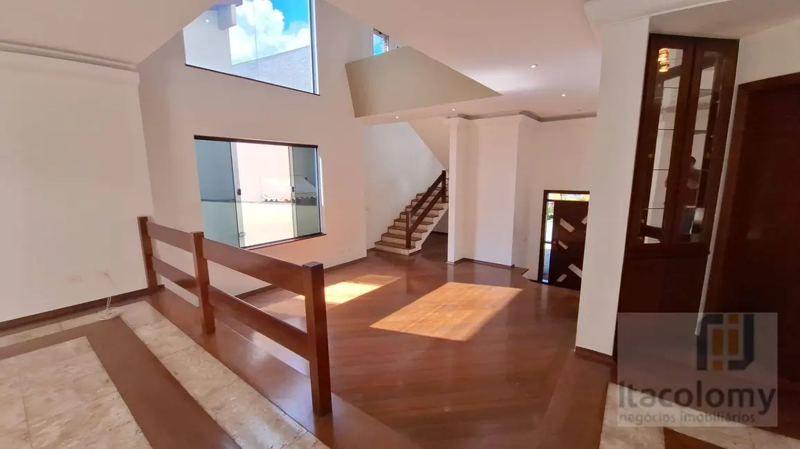 Casa de Condomínio com 4 quartos para alugar, 416m2 em Santana De Parnaiba - SP - imagem 4 Foto 4 de Casa de Condomínio com 4 quartos para alugar, 416m2 em Santana De Parnaiba - SP