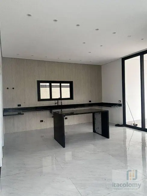 Casa de Condomínio com 4 quartos à venda, 560m2 em Colinas da Anhangüera, Santana De Parnaiba - SP - imagem 3 Foto 3 de Casa de Condomínio com 4 quartos à venda, 560m2 em Colinas da Anhangüera, Santana De Parnaiba - SP