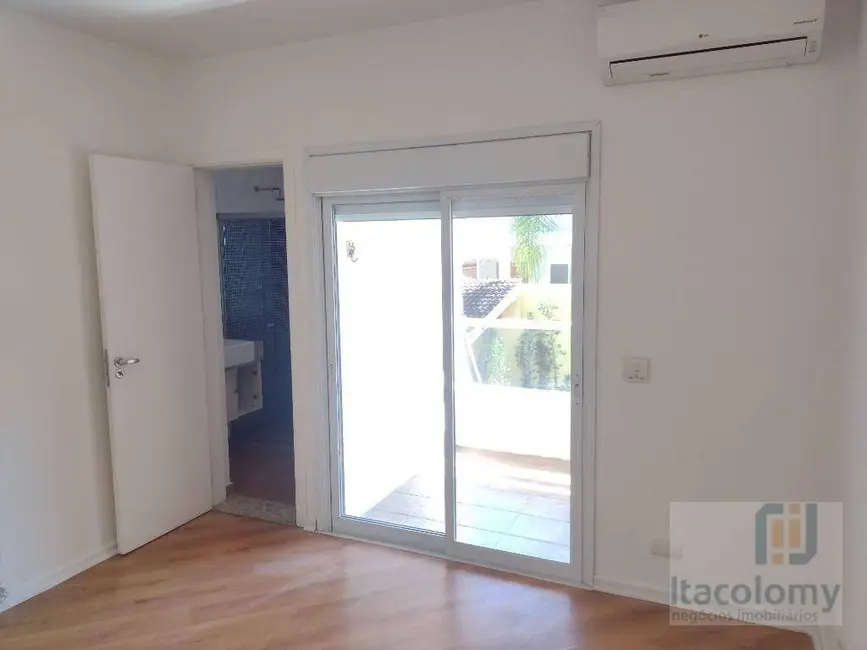 Casa de Condomínio com 3 quartos para alugar, 360m2 em Santana De Parnaiba - SP - imagem 7 Foto 7 de Casa de Condomínio com 3 quartos para alugar, 360m2 em Santana De Parnaiba - SP