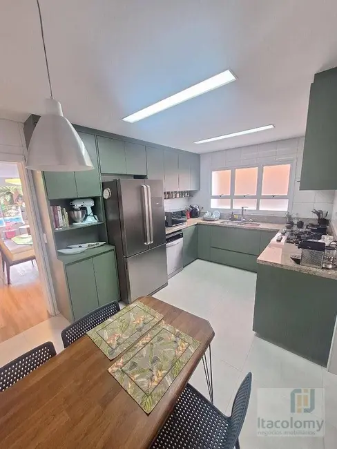 Casa de Condomínio com 3 quartos para alugar, 360m2 em Santana De Parnaiba - SP - imagem 1 Foto 1 de Casa de Condomínio com 3 quartos para alugar, 360m2 em Santana De Parnaiba - SP