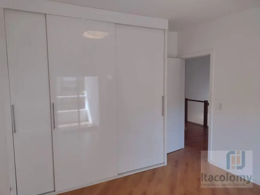 Casa de Condomínio com 3 quartos para alugar, 360m2 em Santana De Parnaiba - SP - imagem 8 Foto 8 de Casa de Condomínio com 3 quartos para alugar, 360m2 em Santana De Parnaiba - SP