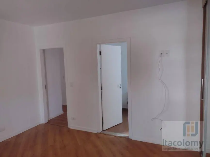 Casa de Condomínio com 3 quartos para alugar, 360m2 em Santana De Parnaiba - SP - imagem 3 Foto 3 de Casa de Condomínio com 3 quartos para alugar, 360m2 em Santana De Parnaiba - SP