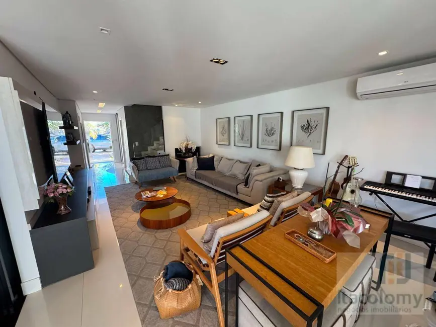 Casa de Condomínio com 3 quartos para alugar, 260m2 em Tamboré, Santana De Parnaiba - SP - imagem 5 Foto 5 de Casa de Condomínio com 3 quartos para alugar, 260m2 em Tamboré, Santana De Parnaiba - SP