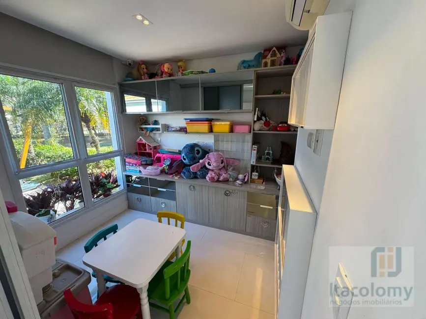 Casa de Condomínio com 3 quartos para alugar, 260m2 em Tamboré, Santana De Parnaiba - SP - imagem 6 Foto 6 de Casa de Condomínio com 3 quartos para alugar, 260m2 em Tamboré, Santana De Parnaiba - SP