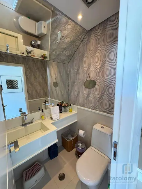 Casa de Condomínio com 3 quartos para alugar, 260m2 em Tamboré, Santana De Parnaiba - SP - imagem 4 Foto 4 de Casa de Condomínio com 3 quartos para alugar, 260m2 em Tamboré, Santana De Parnaiba - SP