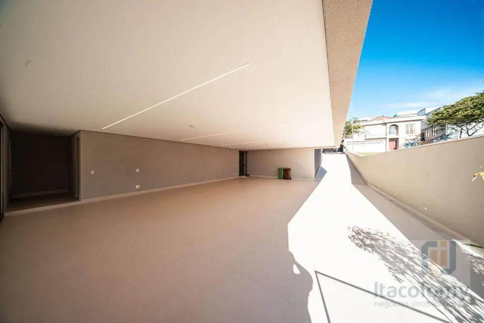 Casa de Condomínio com 4 quartos à venda, 508m2 em Alphaville, Santana De Parnaiba - SP - imagem 3 Foto 3 de Casa de Condomínio com 4 quartos à venda, 508m2 em Alphaville, Santana De Parnaiba - SP