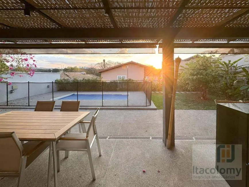 Foto 3 de Casa de Condomínio com 4 quartos à venda, 360m2 em Santana De Parnaiba - SP