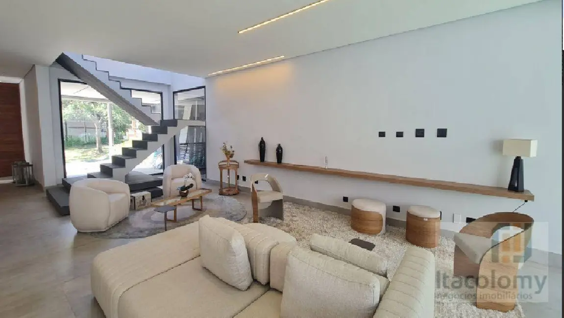 Casa de Condomínio com 4 quartos à venda e para alugar, 330m2 em Santana De Parnaiba - SP - imagem 9 Foto 9 de Casa de Condomínio com 4 quartos à venda e para alugar, 330m2 em Santana De Parnaiba - SP