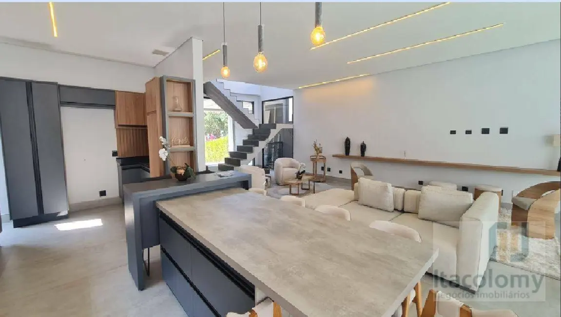 Casa de Condomínio com 4 quartos à venda e para alugar, 330m2 em Santana De Parnaiba - SP - imagem 7 Foto 7 de Casa de Condomínio com 4 quartos à venda e para alugar, 330m2 em Santana De Parnaiba - SP