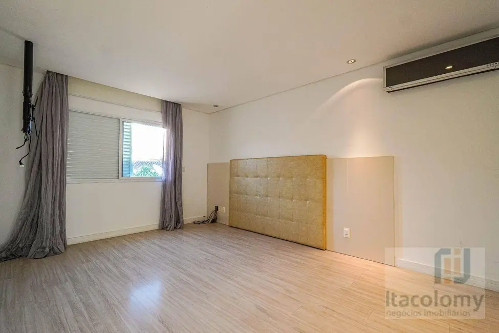 Foto 9 de Casa de Condomínio com 4 quartos para alugar, 230m2 em Santana De Parnaiba - SP