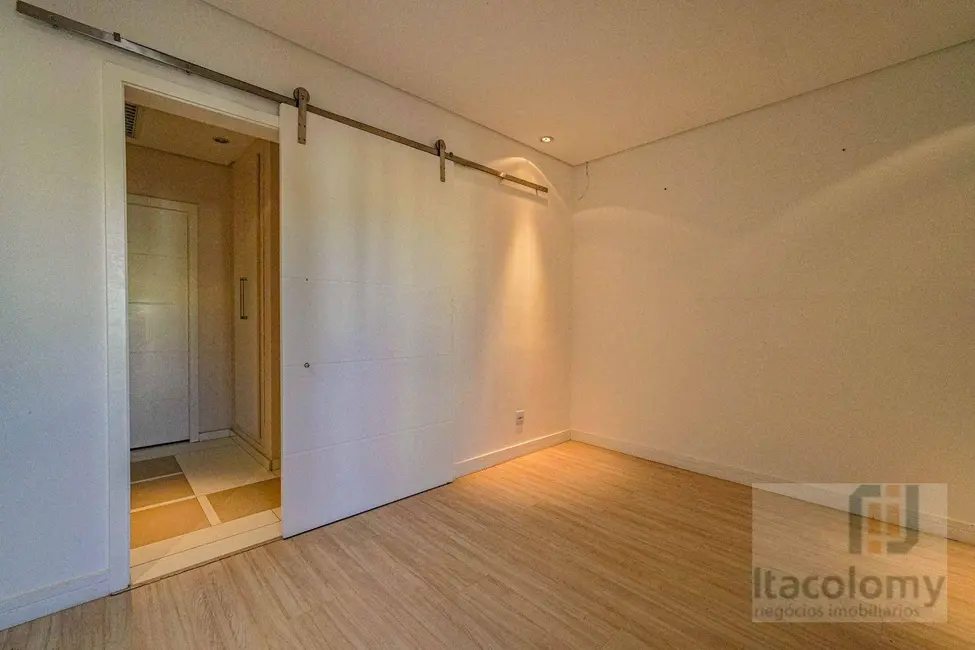 Foto 5 de Casa de Condomínio com 4 quartos para alugar, 230m2 em Santana De Parnaiba - SP