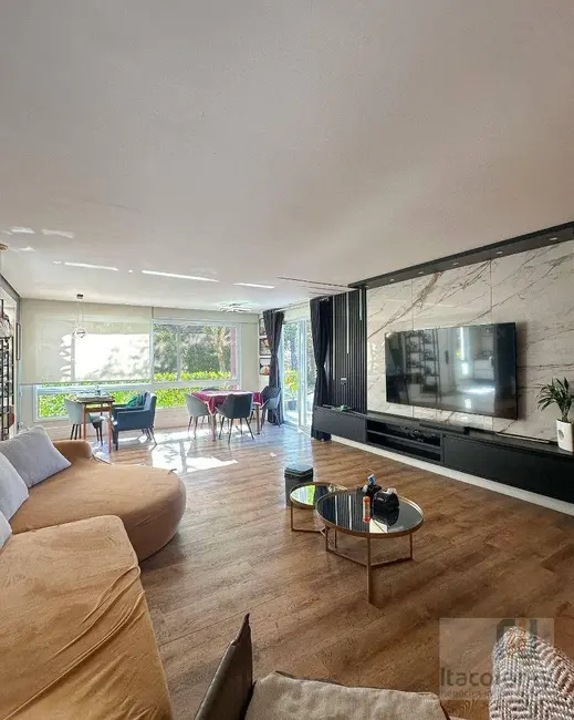 Casa de Condomínio com 5 quartos à venda, 600m2 em Santana De Parnaiba - SP - imagem 8 Foto 8 de Casa de Condomínio com 5 quartos à venda, 600m2 em Santana De Parnaiba - SP