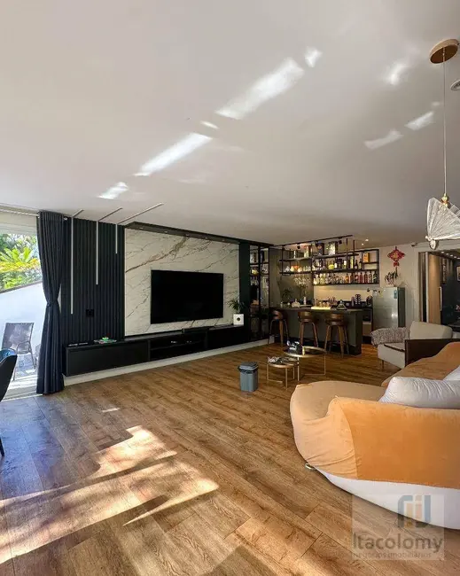Casa de Condomínio com 5 quartos à venda, 600m2 em Santana De Parnaiba - SP - imagem 4 Foto 4 de Casa de Condomínio com 5 quartos à venda, 600m2 em Santana De Parnaiba - SP