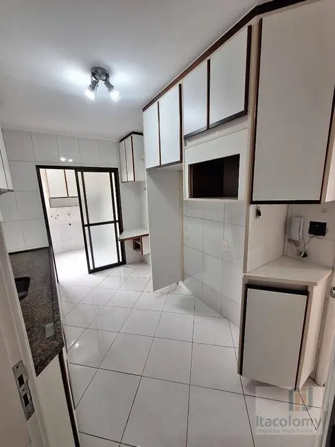 Apartamento com 3 quartos para alugar, 127m2 em Alphaville Industrial, Barueri - SP - imagem 8 Foto 8 de Apartamento com 3 quartos para alugar, 127m2 em Alphaville Industrial, Barueri - SP