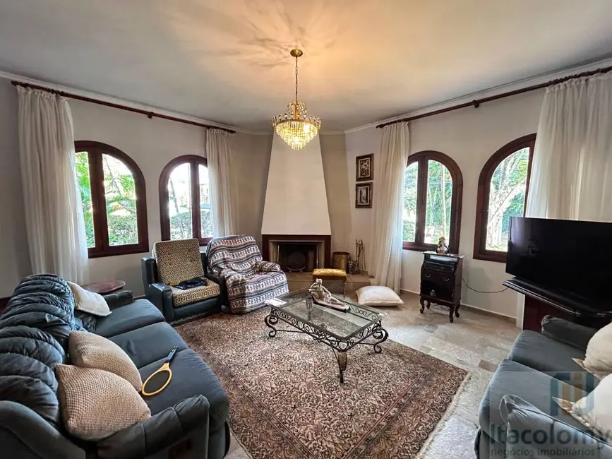 Casa de Condomínio com 5 quartos para alugar, 760m2 em Barueri - SP - imagem 7 Foto 7 de Casa de Condomínio com 5 quartos para alugar, 760m2 em Barueri - SP