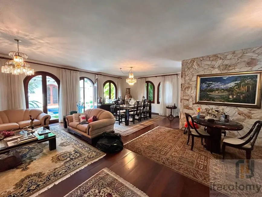 Casa de Condomínio com 5 quartos para alugar, 760m2 em Barueri - SP - imagem 3 Foto 3 de Casa de Condomínio com 5 quartos para alugar, 760m2 em Barueri - SP