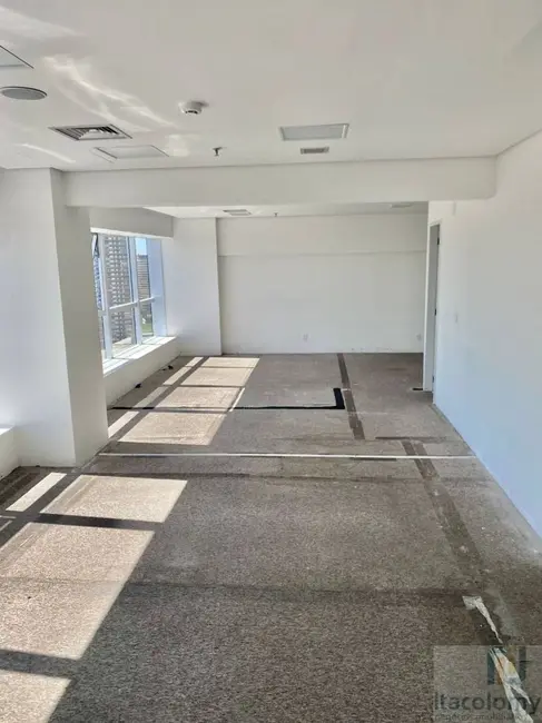 Foto 2 de Sala Comercial para alugar, 80m2 em Alphaville Empresarial, Barueri - SP