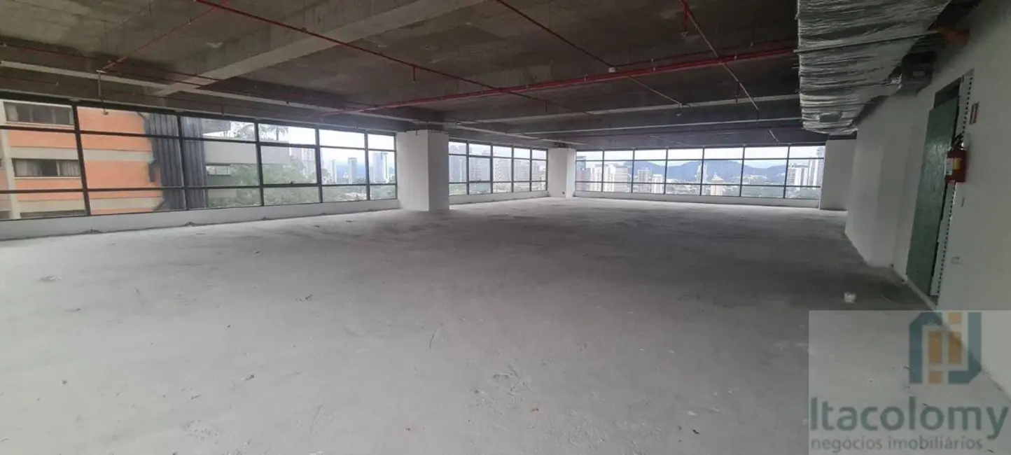 Foto 4 de Sala Comercial para alugar, 305m2 em Alphaville Industrial, Barueri - SP