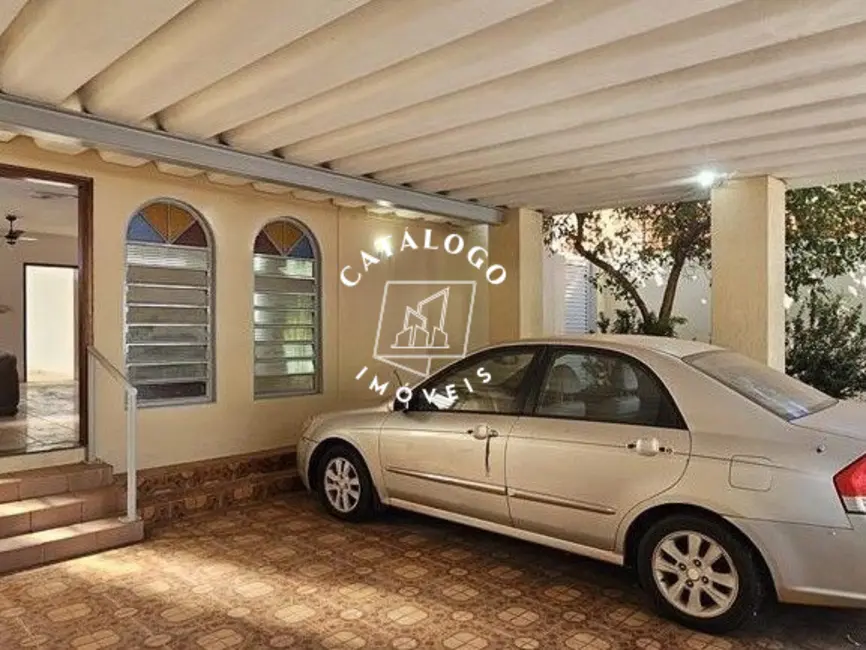 Casa com 4 quartos à venda, 250m2 em Independência, Ribeirao Preto - SP - imagem 1 Foto 1 de Casa com 4 quartos à venda, 250m2 em Independência, Ribeirao Preto - SP