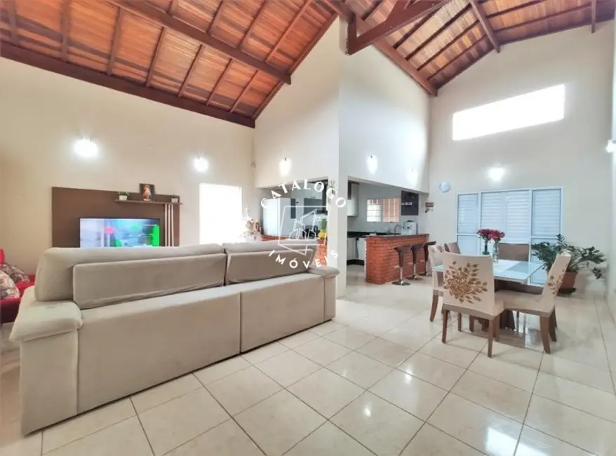 Foto 3 de Casa de Condomínio com 3 quartos à venda, 900m2 em Pardinho - SP