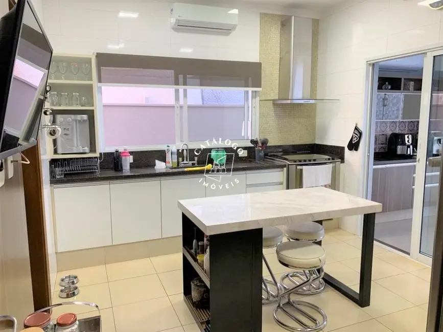 Casa de Condomínio com 3 quartos à venda, 320m2 em Condomínio Pitangueiras, Ribeirao Preto - SP - imagem 8 Foto 8 de Casa de Condomínio com 3 quartos à venda, 320m2 em Condomínio Pitangueiras, Ribeirao Preto - SP