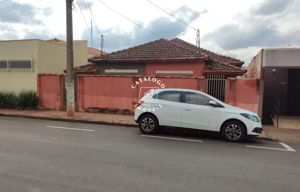 Foto 1 de Casa com 2 quartos à venda, 121m2 em Centro, Pitangueiras - SP