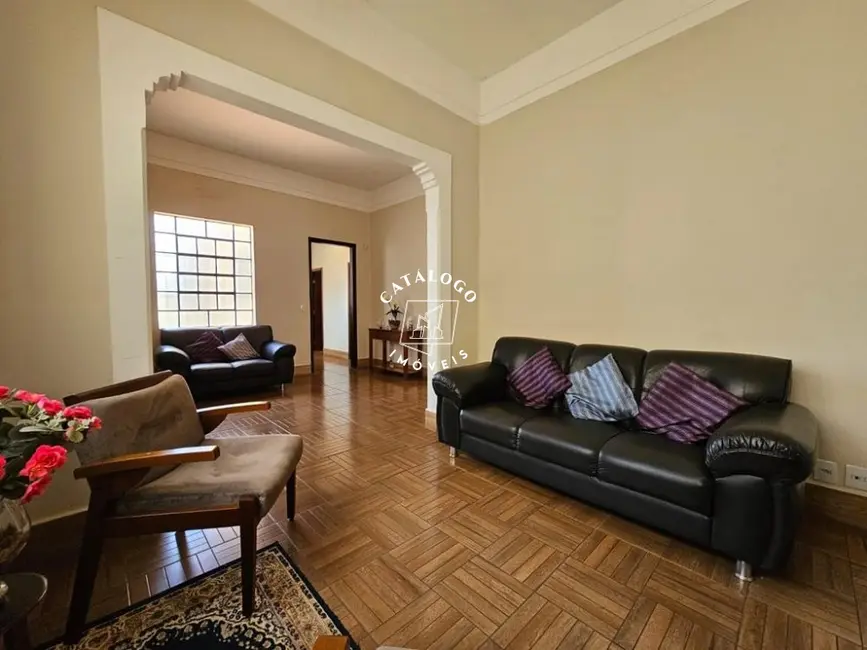 Casa com 6 quartos à venda, 336m2 em Centro, Ribeirao Preto - SP - imagem 3 Foto 3 de Casa com 6 quartos à venda, 336m2 em Centro, Ribeirao Preto - SP