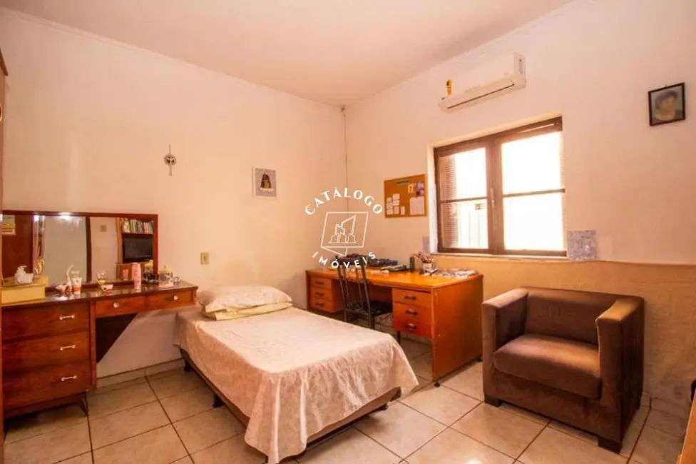 Casa com 3 quartos à venda, 250m2 em Santa Cruz do José Jacques, Ribeirao Preto - SP - imagem 6 Foto 6 de Casa com 3 quartos à venda, 250m2 em Santa Cruz do José Jacques, Ribeirao Preto - SP