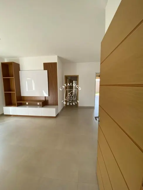 Foto 2 de Casa com 3 quartos à venda, 275m2 em Centro, Cravinhos - SP