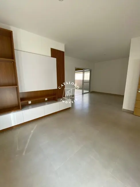 Foto 1 de Casa com 3 quartos à venda, 275m2 em Centro, Cravinhos - SP