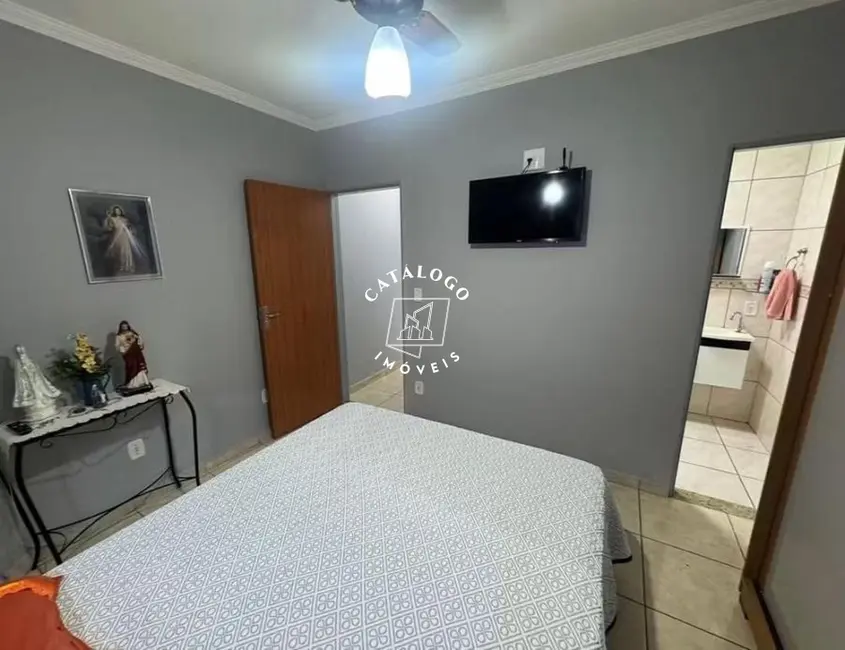 Casa com 3 quartos à venda, 160m2 em Presidente Dutra, Ribeirao Preto - SP - imagem 5 Foto 5 de Casa com 3 quartos à venda, 160m2 em Presidente Dutra, Ribeirao Preto - SP