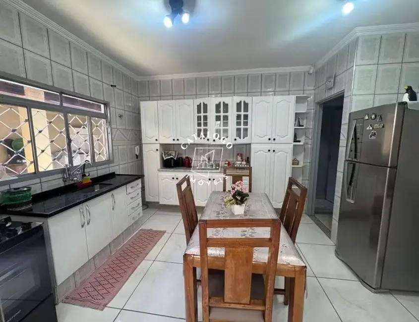 Casa com 3 quartos à venda, 160m2 em Presidente Dutra, Ribeirao Preto - SP - imagem 3 Foto 3 de Casa com 3 quartos à venda, 160m2 em Presidente Dutra, Ribeirao Preto - SP