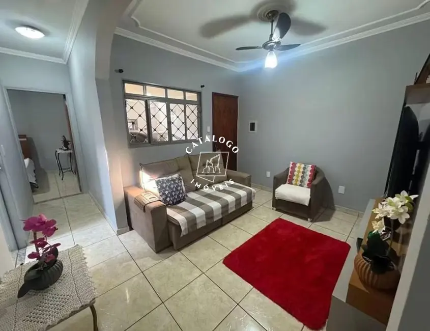 Casa com 3 quartos à venda, 160m2 em Presidente Dutra, Ribeirao Preto - SP - imagem 2 Foto 2 de Casa com 3 quartos à venda, 160m2 em Presidente Dutra, Ribeirao Preto - SP