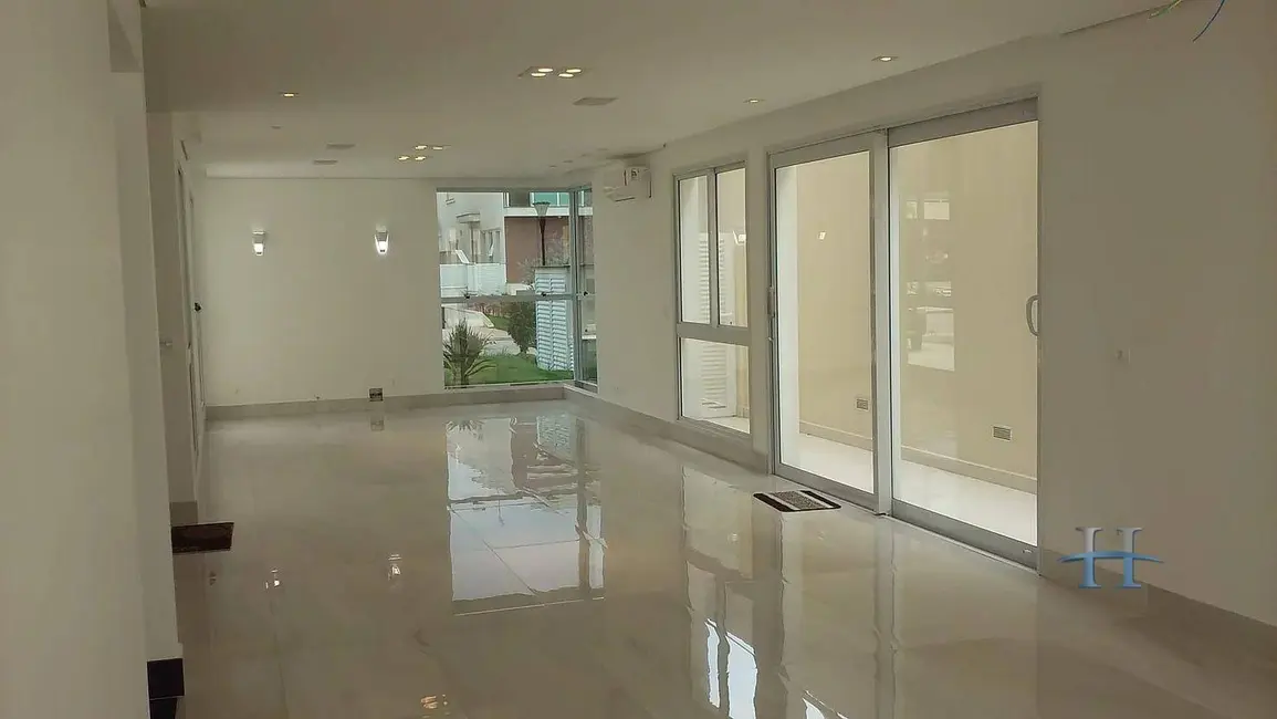 Casa de Condomínio com 4 quartos à venda, 384m2 em Umuarama, Osasco - SP - imagem 3 Foto 3 de Casa de Condomínio com 4 quartos à venda, 384m2 em Umuarama, Osasco - SP