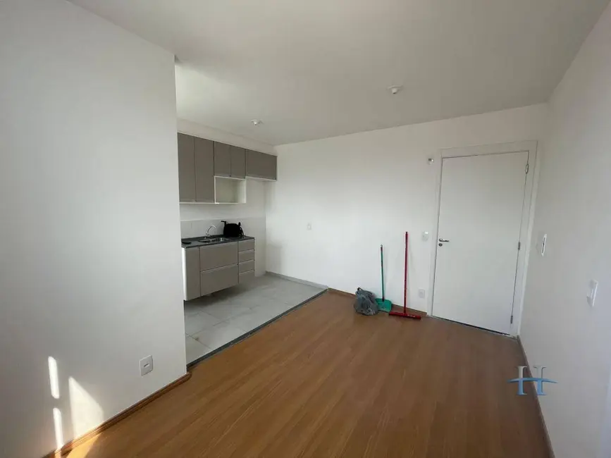 Foto 2 de Apartamento com 2 quartos para alugar, 42m2 em Parque Maria Helena, São Paulo - SP