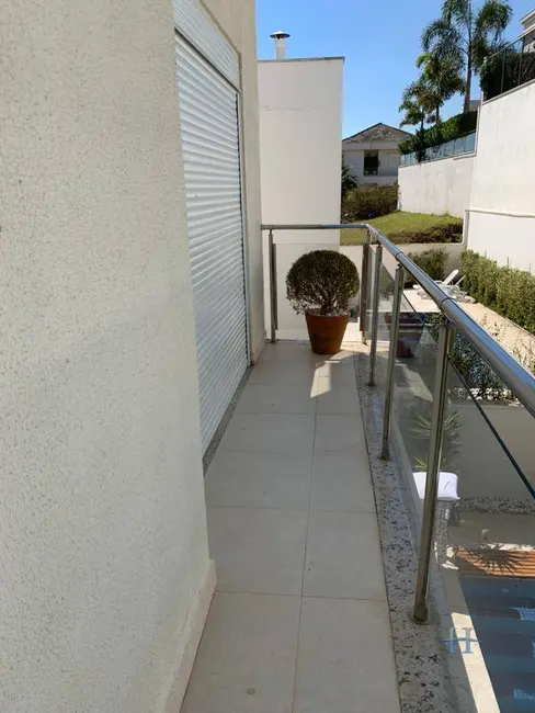 Casa de Condomínio com 5 quartos à venda, 340m2 em Santana De Parnaiba - SP - imagem 9 Foto 9 de Casa de Condomínio com 5 quartos à venda, 340m2 em Santana De Parnaiba - SP