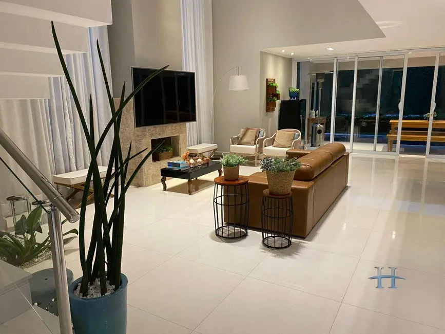 Foto 2 de Casa de Condomínio com 5 quartos à venda, 340m2 em Santana De Parnaiba - SP