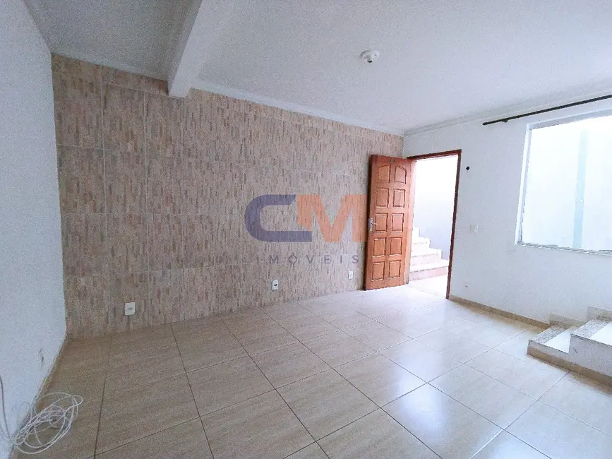 Foto 2 de Casa com 2 quartos para alugar, 65m2 em Contagem - MG