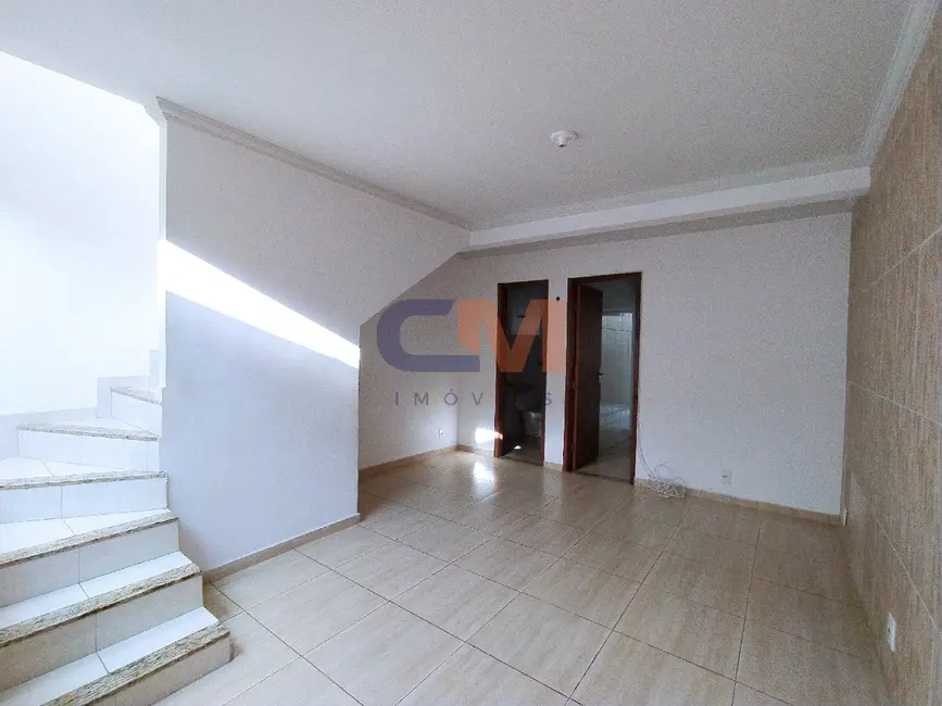 Foto 1 de Casa com 2 quartos para alugar, 65m2 em Contagem - MG