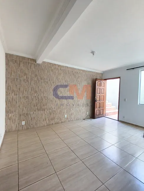 Casa com 2 quartos para alugar, 65m2 em Contagem - MG - imagem 3 Foto 3 de Casa com 2 quartos para alugar, 65m2 em Contagem - MG