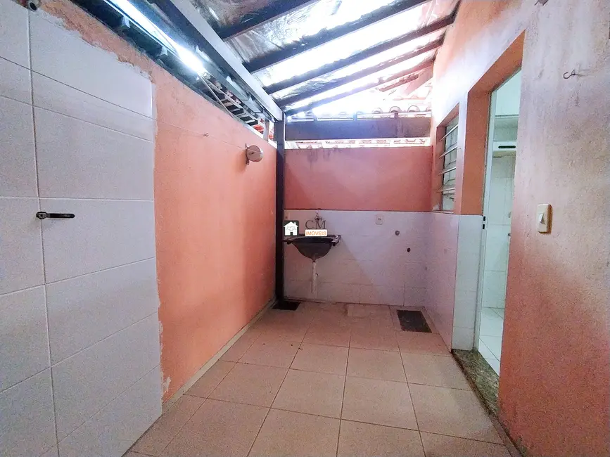 Foto 8 de Casa com 2 quartos à venda, 65m2 em Contagem - MG