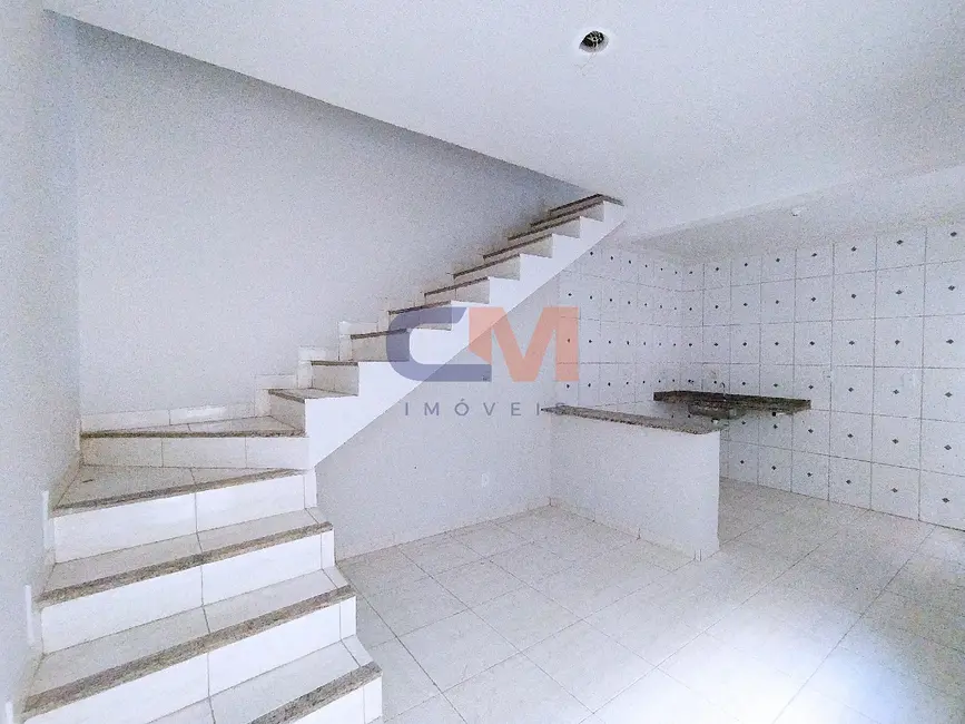 Foto 2 de Casa com 2 quartos para alugar, 65m2 em Contagem - MG