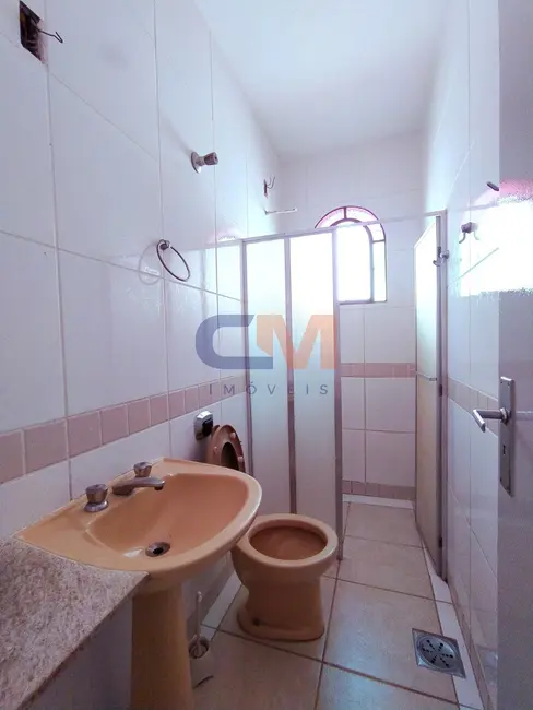 Foto 4 de Casa com 2 quartos para alugar, 45m2 em Contagem - MG