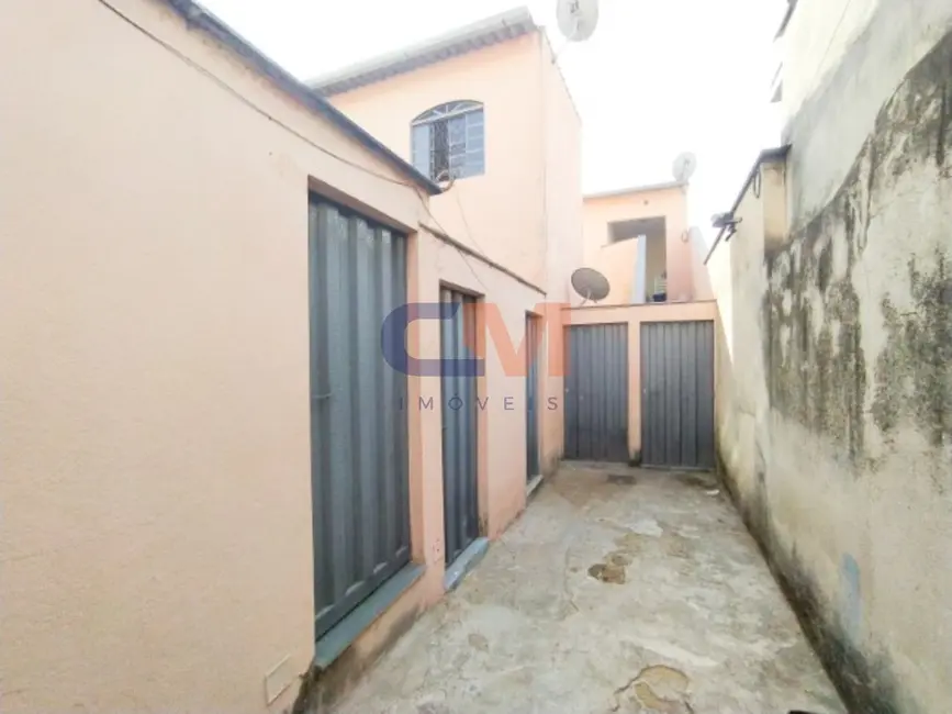 Foto 8 de Casa com 2 quartos para alugar, 45m2 em Contagem - MG