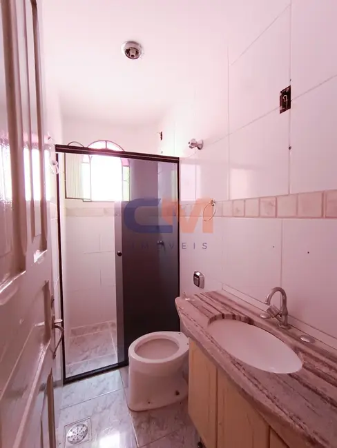 Foto 6 de Casa com 2 quartos para alugar, 65m2 em Contagem - MG