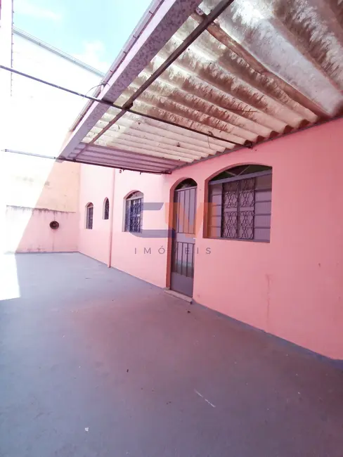 Foto 2 de Casa com 2 quartos para alugar, 65m2 em Contagem - MG