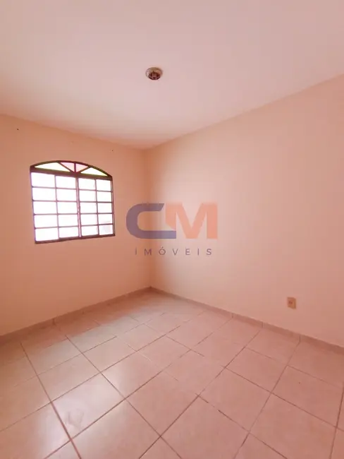 Foto 8 de Casa com 2 quartos para alugar, 65m2 em Contagem - MG
