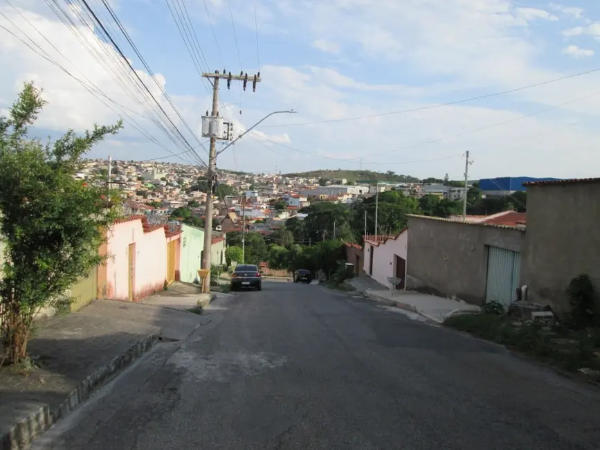 Foto 8 de Casa com 1 quarto para alugar, 70m2 em Contagem - MG